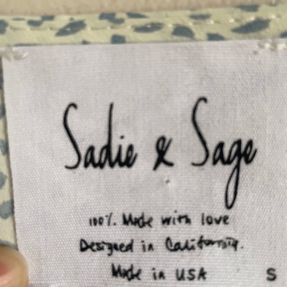 Sadie & Sage Front Tie Ruffle Long Sleeve Cropped Top Women's Size Small - Picture 7 of 7